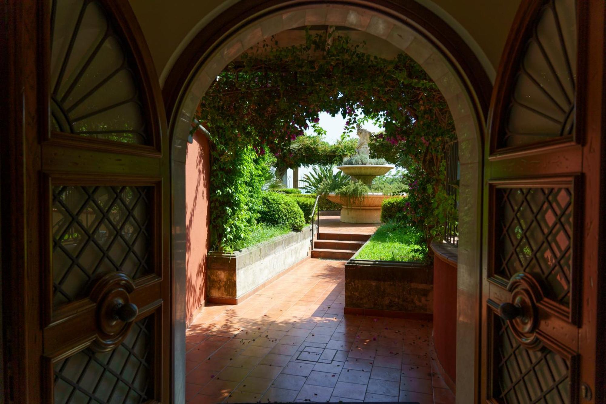 Suite Aphrodite - Exclusive Flat Salerno Eksteriør bilde