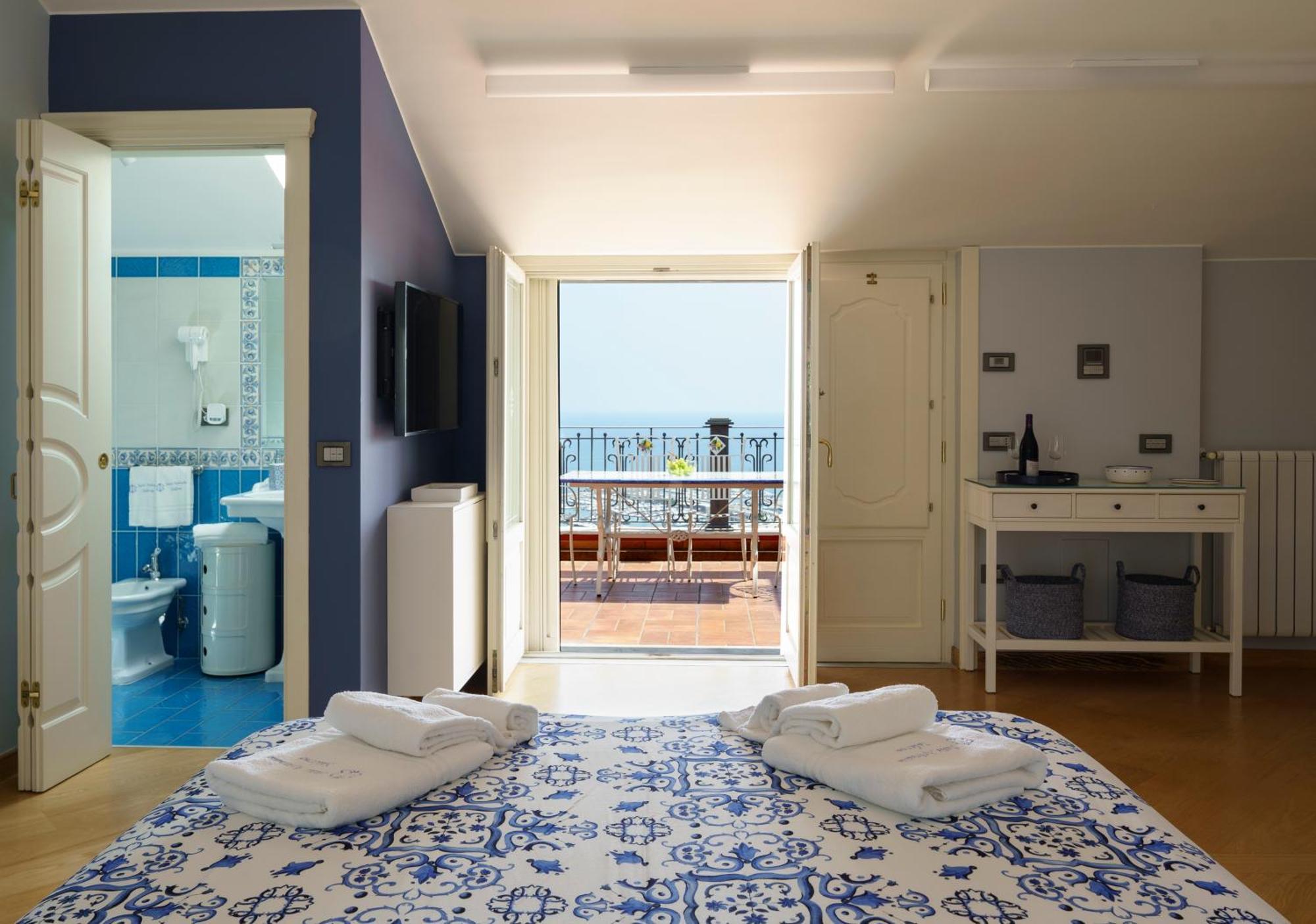 Suite Aphrodite - Exclusive Flat Salerno Eksteriør bilde